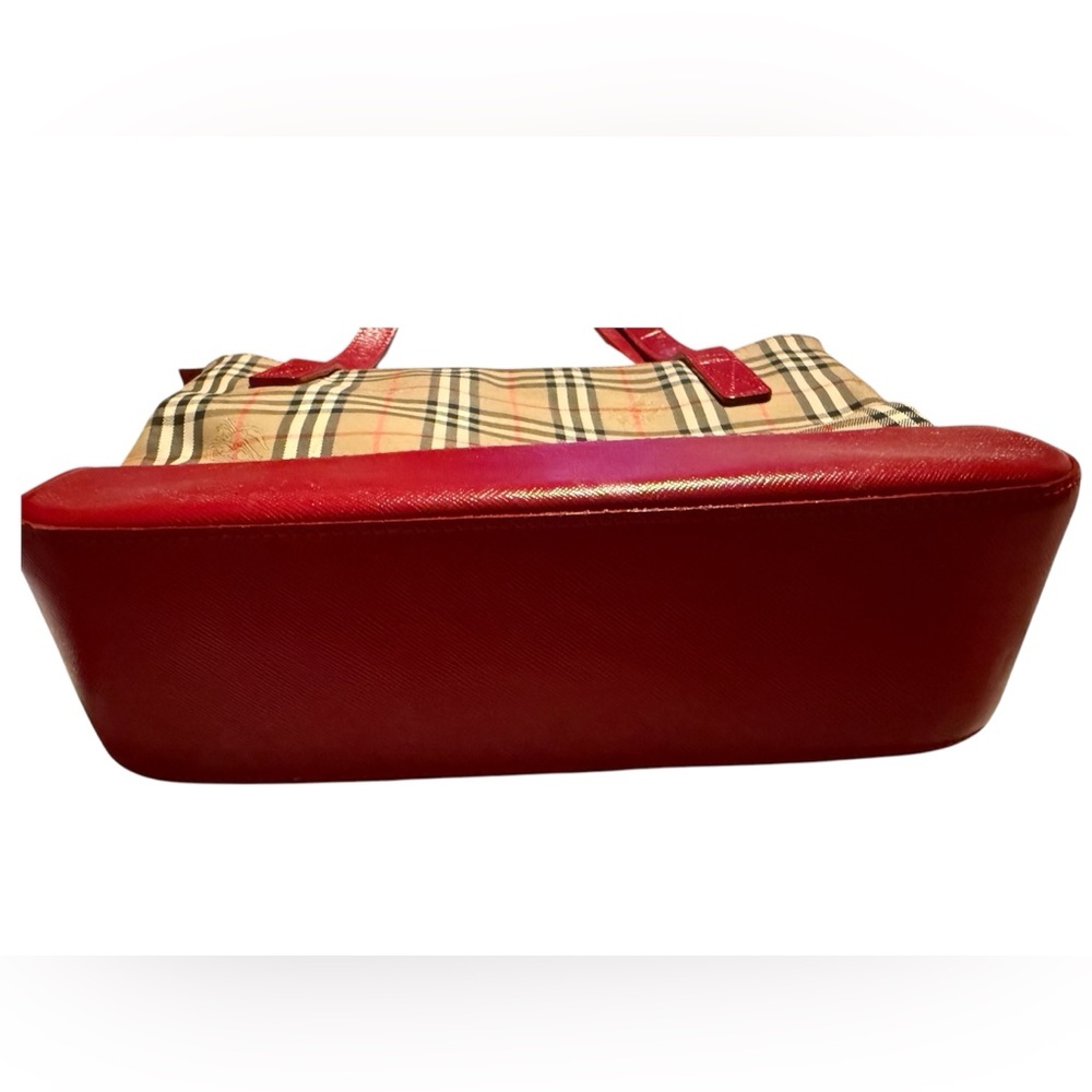 Very Clean Vintage Burberry Red Haymarket Bag - Picture 4 of 8